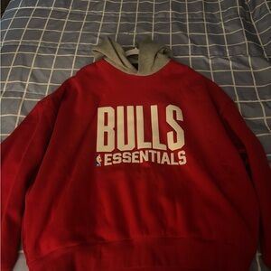 NBA Essentials Red and Gray Bulls Hoodie
